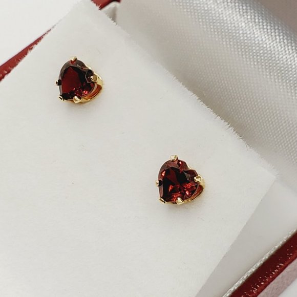 10K Yellow Gold Heart Shape Genuine Garnet 5x5mm Stud Earrings - Picture 4 of 5